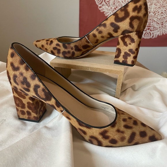 MARC FISHER LTD Calf Hair Leopard Pumps size 7 1/2 LEOPARD TAN - Picture 2 of 8